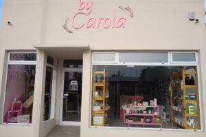 By Carola Dise&ntilde;o Gr&aacute;fico