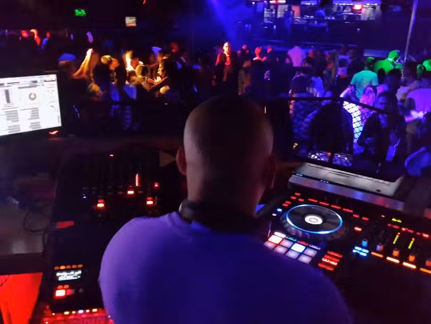 Geo Eventos &ndash; Dj sonido iluminaci&oacute;n Fotograf&iacute;a