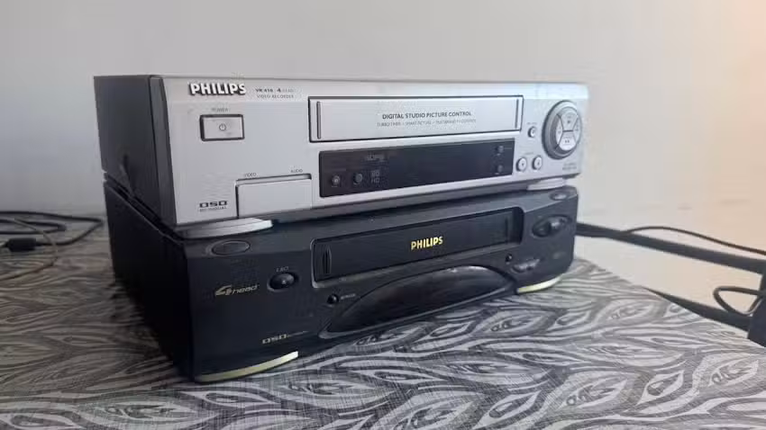 KONESE DIGITALIZACI&Oacute;N VHS VIDEO CASSETTE HI8